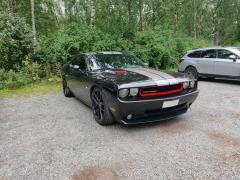 Dodge Challenger 2010 1-din soittimen ja peruutuskameran asennus